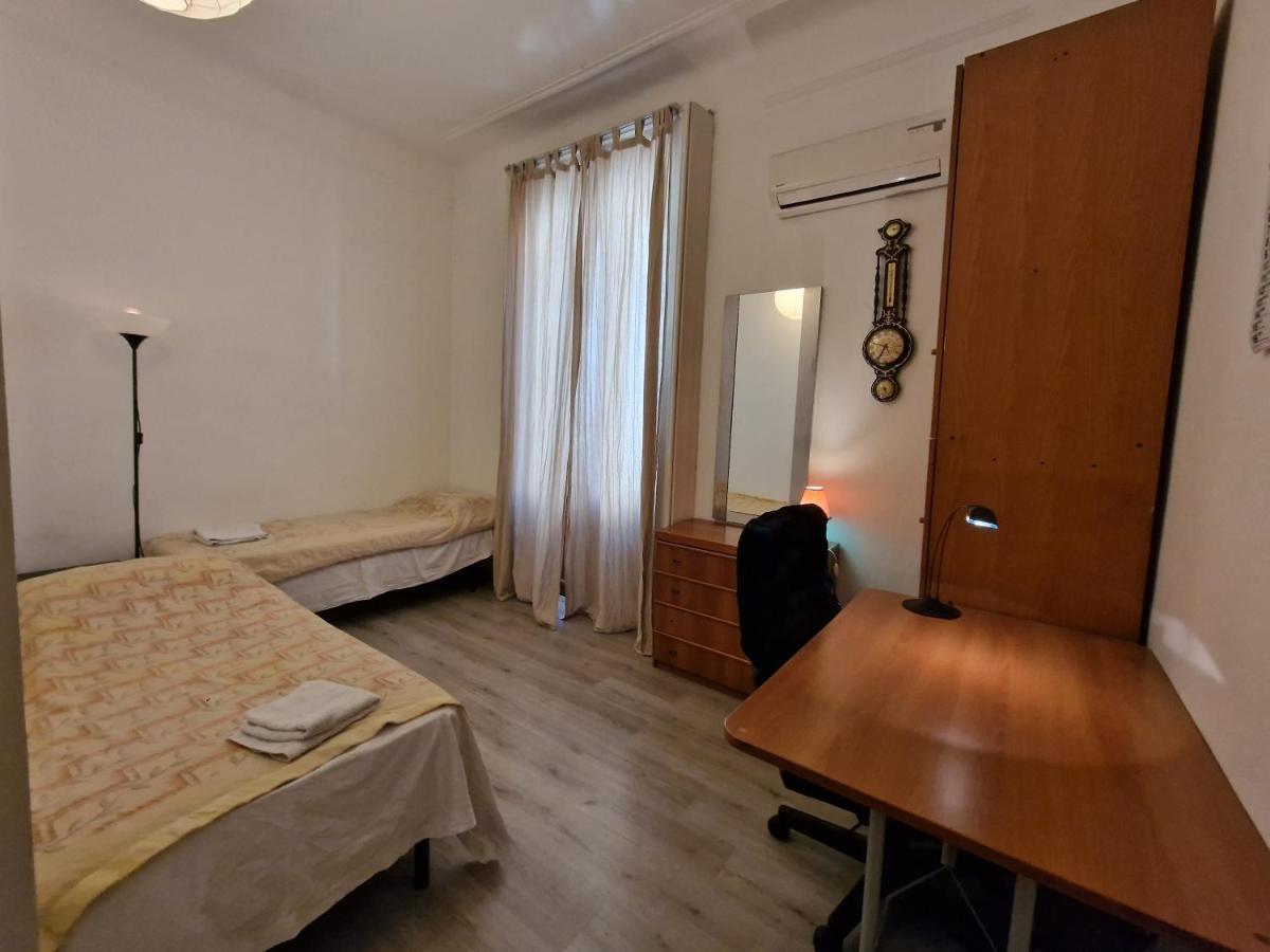 Private Room In A Quiet Apartment In The City Center Милан Экстерьер фото
